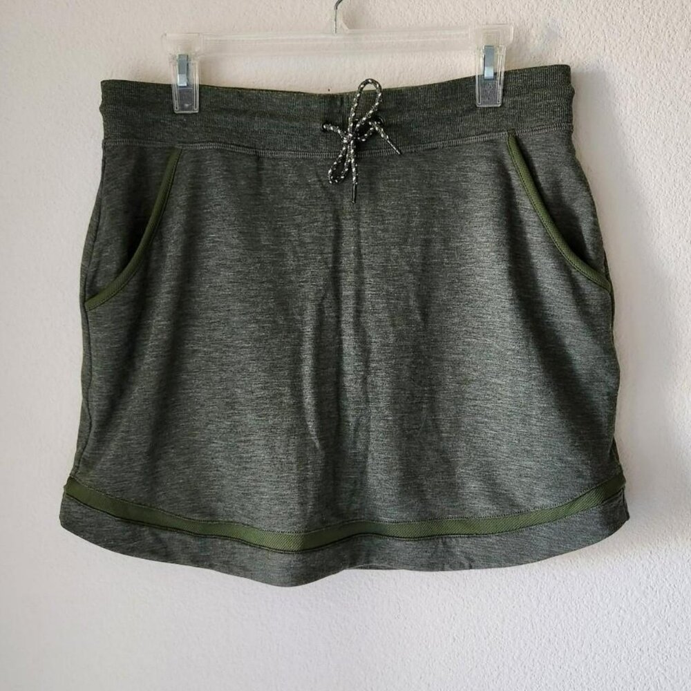 ST. JOHNS BAY dark green tennis golf pickleball skort Sz M miniskirt with shorts